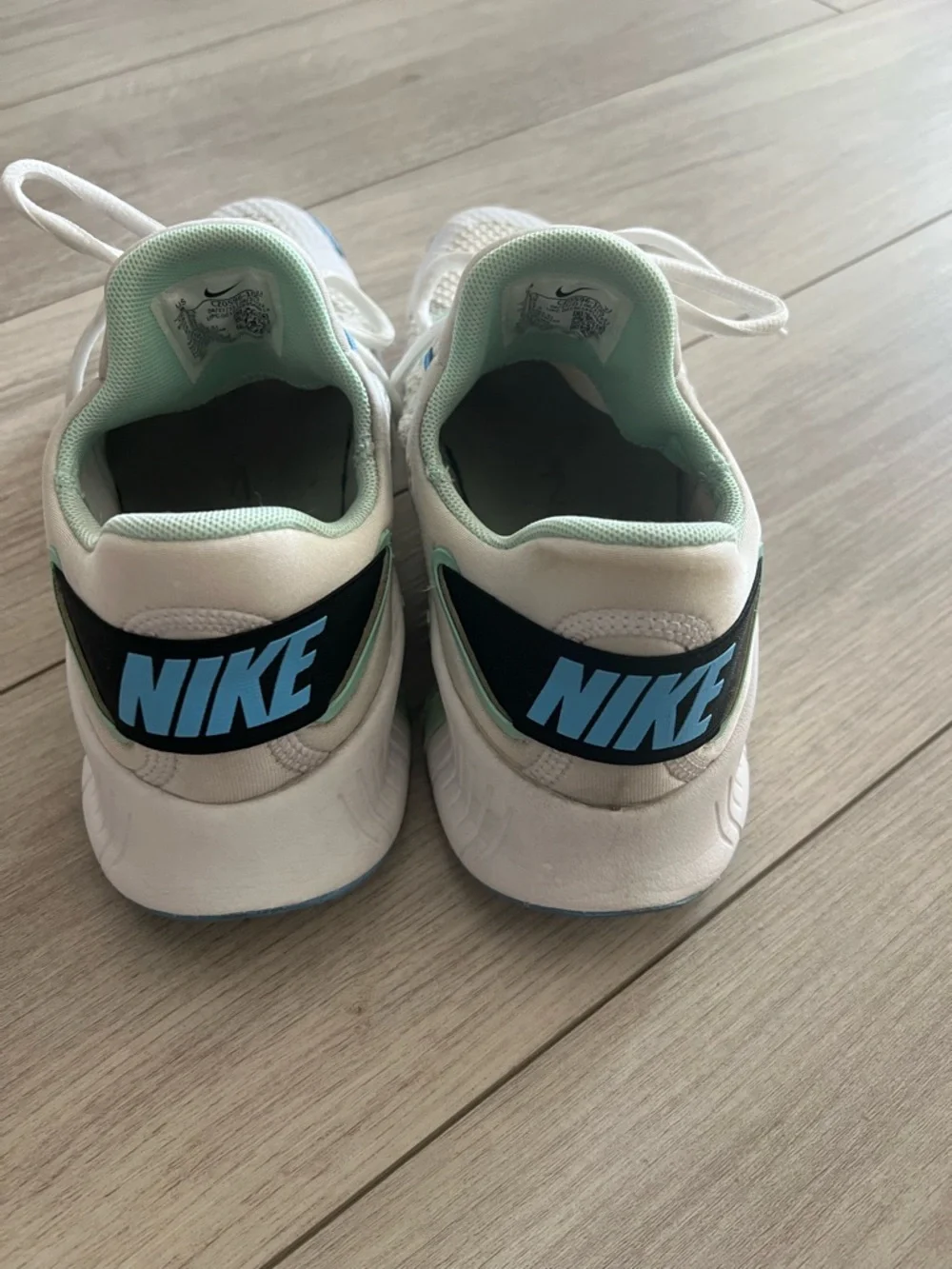 Nike White Athletic Sneakers with Mint and Sky Blue Accents - Picture 4 of 4